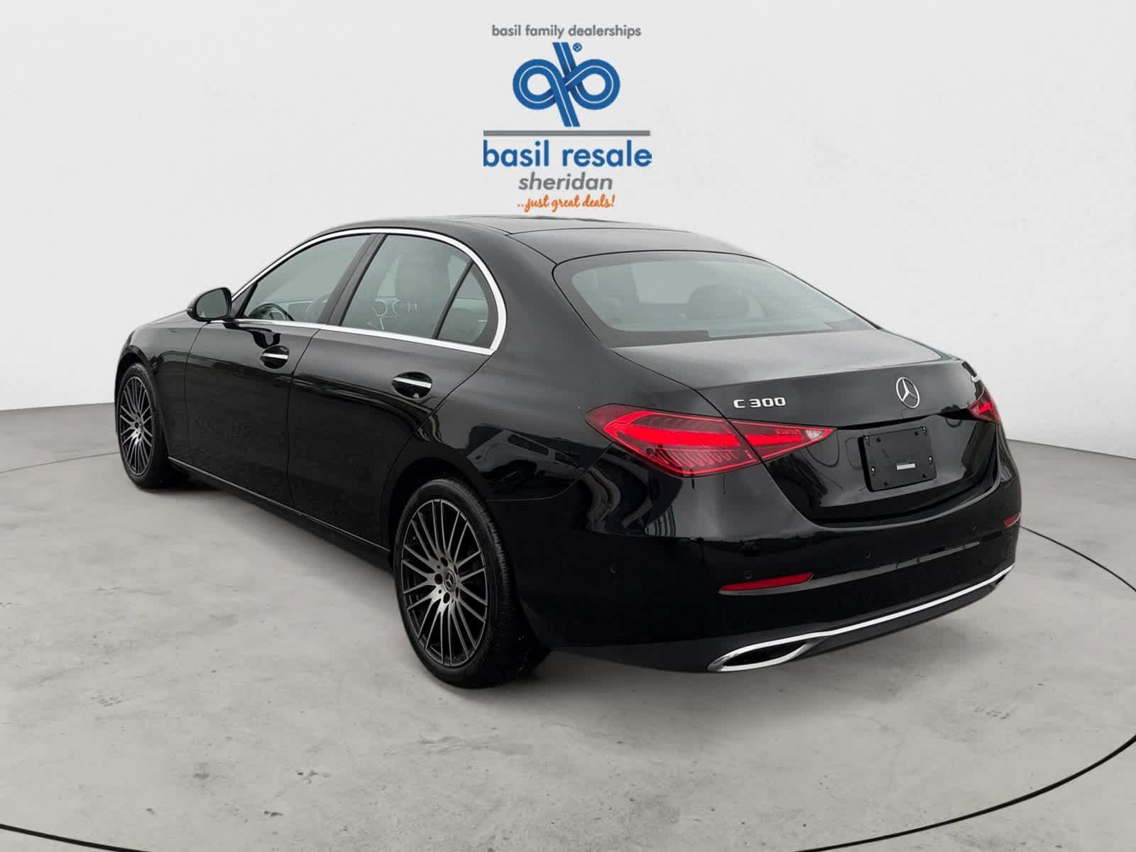 Used 2025 Mercedes-Benz C 300 4MATIC Sedan image 4