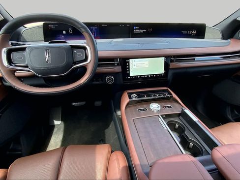 New 2026 Lincoln Navigator L Reserve AWD/4WD image 5