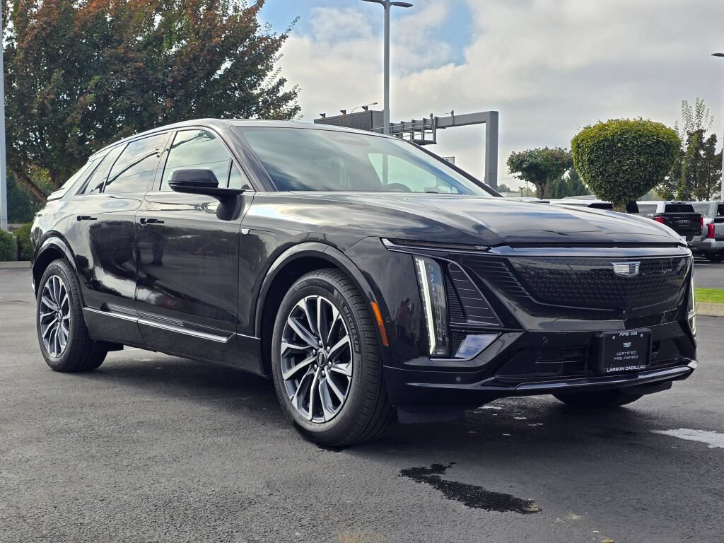 Used 2024 Cadillac Lyriq Sport AWD/4WD image 8