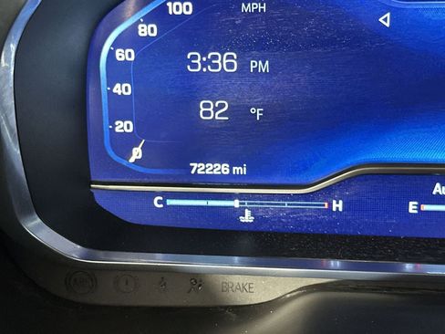 Used 2022 Chevrolet Suburban LT RWD image 15