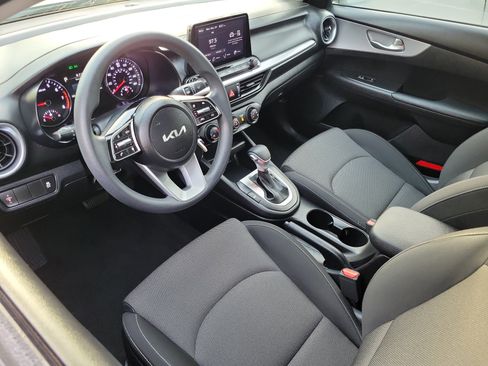 Used 2023 Kia Forte LXS image 5