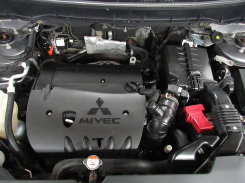 Used 2013 Mitsubishi Outlander Sport LE image 4