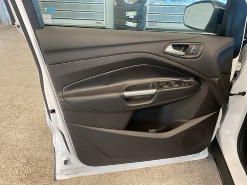 Used 2018 Ford Escape SE w/ SE Sport Appearance Package FWD image 27