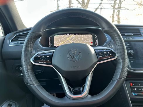 Used 2022 Volkswagen Tiguan SEL R-Line image 7