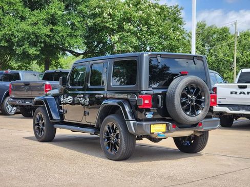 Used 2023 Jeep Wrangler Unlimited Sahara AWD/4WD image 5