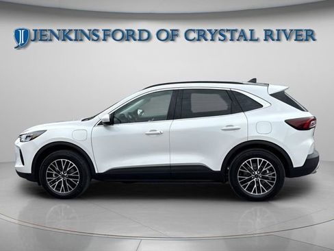 New 2026 Ford Escape SE w/ Class II Trailer Tow Package FWD image 18