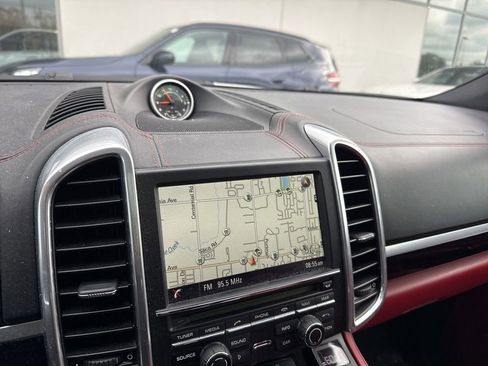 Used 2016 Porsche Cayenne AWD/4WD image 17