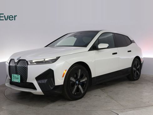 Used 2022 BMW iX xDrive50 w/ Premium Package image 2