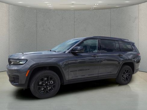 Used 2024 Jeep Grand Cherokee L Laredo AWD/4WD image 10