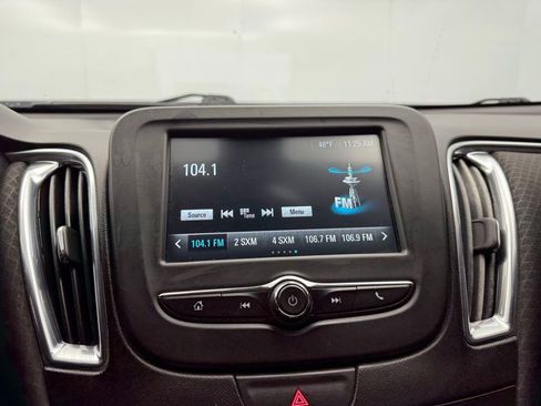 Used 2017 Chevrolet Malibu LT image 5