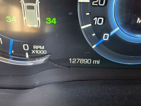 Used 2016 Cadillac Escalade Luxury image 30