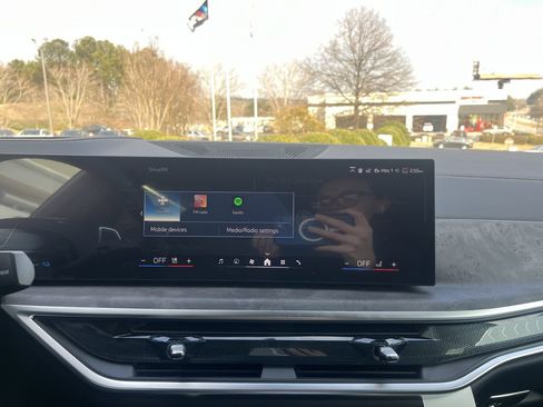 Used 2026 BMW X5 xDrive50e w/ Executive Package image 24