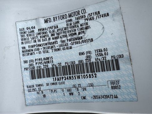 Used 2005 Ford Focus ZX4 Sedan FWD image 21