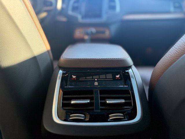 Used 2021 Volvo XC90 T6 Momentum w/ Climate Package AWD/4WD image 15