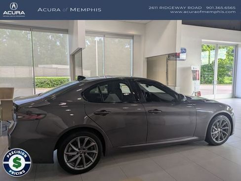 Used 2025 Alfa Romeo Giulia AWD w/ Driving Assist Package image 8