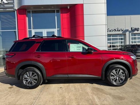 New 2026 Nissan Pathfinder SV image 4