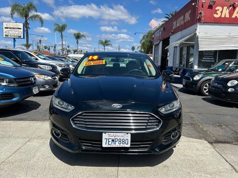 Used 2014 Ford Fusion SE w/ Equipment Group 202A image 2