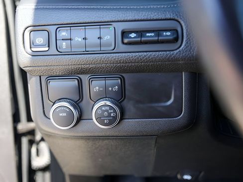 Used 2021 GMC Yukon Denali RWD image 18
