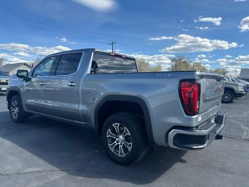 Used 2025 GMC Sierra 1500 SLT AWD/4WD image 4