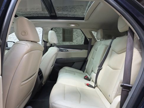 Used 2017 Cadillac XT5 Luxury w/ Driver Awareness Package image 12