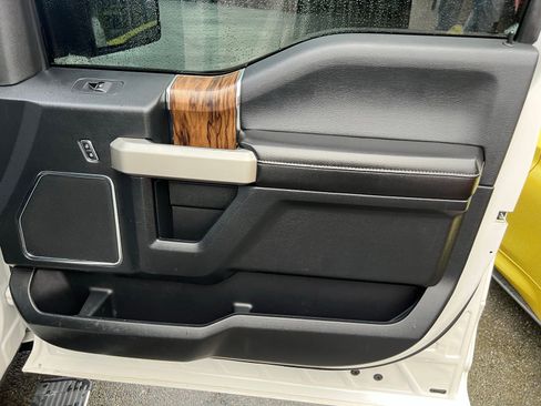 Used 2018 Ford F150 Lariat w/ Equipment Group 502A Luxury image 31