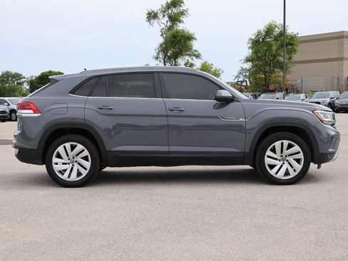 Used 2020 Volkswagen Atlas Cross Sport SE w/ Towing Package AWD/4WD image 7