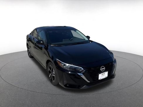 Used 2025 Nissan Sentra SV FWD image 3