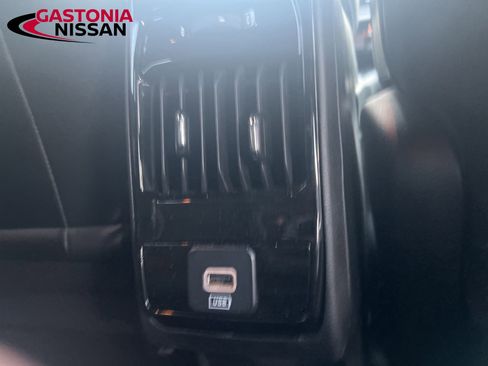 Used 2024 Jeep Compass Latitude image 31