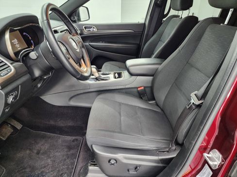 Used 2017 Jeep Grand Cherokee Laredo w/ Quick Order Package 23E image 8