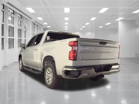 Used 2021 Chevrolet Silverado 1500 LT AWD/4WD image 6