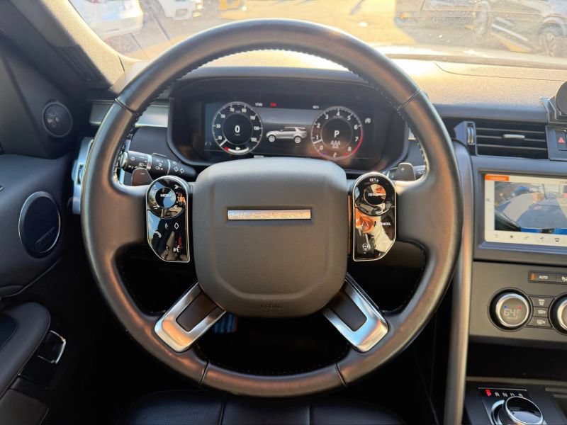 Used 2020 Land Rover Discovery Landmark AWD/4WD image 22