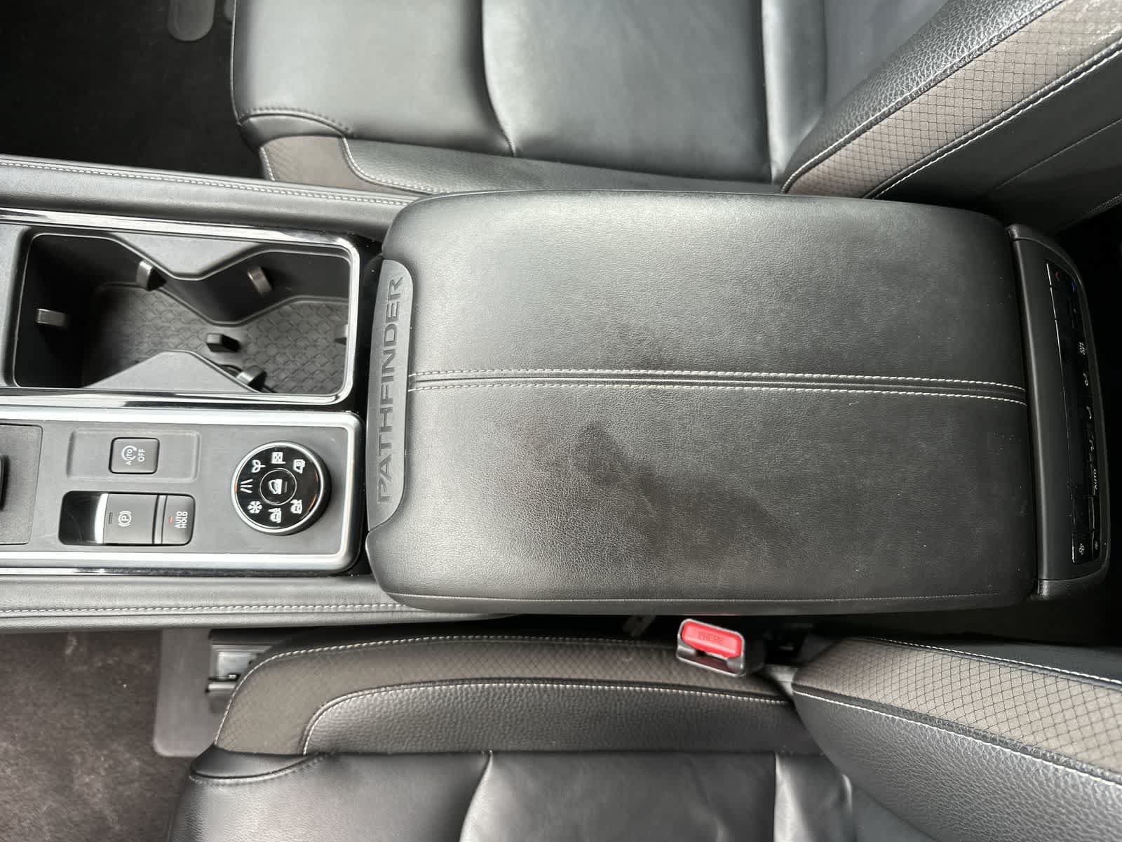 Used 2025 Nissan Pathfinder SL AWD/4WD image 21