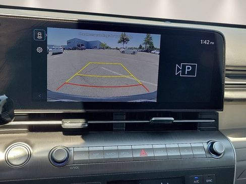 Used 2024 Hyundai Kona SEL FWD image 16