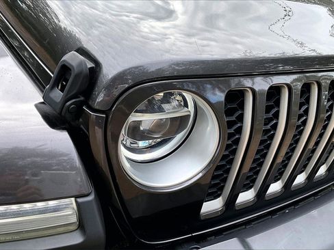 Used 2022 Jeep Gladiator Overland w/ Popular Equipment Package image 29