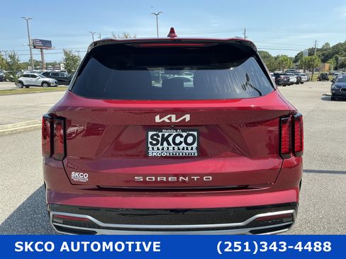 Used 2022 Kia Sorento S FWD image 4
