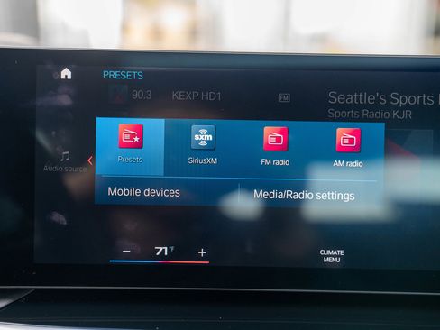 Used 2024 BMW M2 w/ Lighting Package image 27