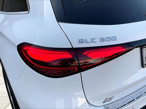 Used 2023 Mercedes-Benz GLC 300 4MATIC image 30