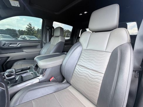 Used 2023 Chevrolet Silverado 1500 ZR2 w/ Technology Package AWD/4WD image 22