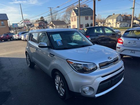 Used 2017 Kia Soul + FWD image 7
