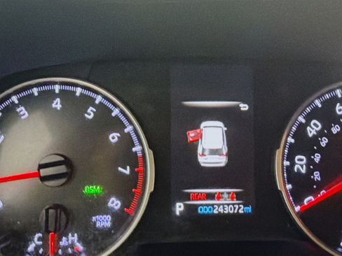 Used 2020 Toyota RAV4 XLE FWD image 18