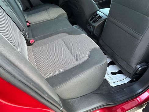 Used 2010 Ford Taurus SEL FWD image 11