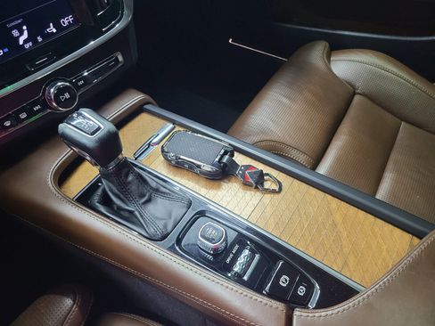 Used 2018 Volvo S90 T6 Inscription w/ Convenience Package AWD/4WD image 26