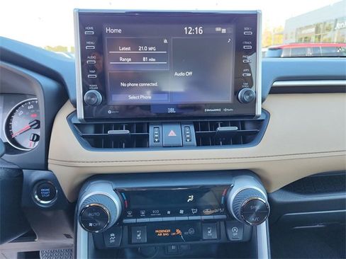 Used 2022 Toyota RAV4 XLE Premium image 22