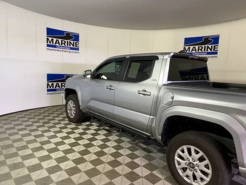 Used 2024 Toyota Tacoma SR5 AWD/4WD image 8