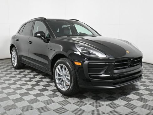 Certified 2025 Porsche Macan image 20