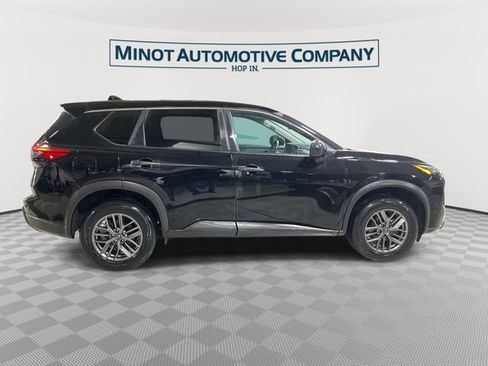 Used 2024 Nissan Rogue S AWD/4WD image 9