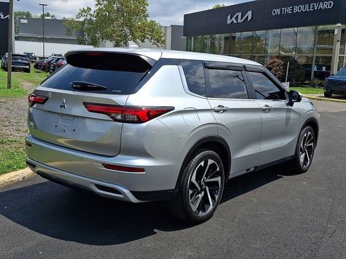 Used 2023 Mitsubishi Outlander SE AWD/4WD image 6