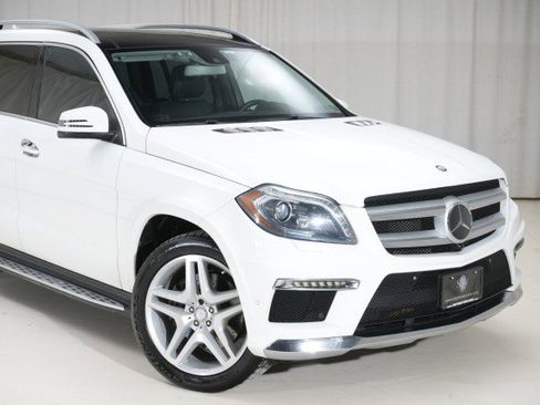 Used 2016 Mercedes-Benz GL 550 4MATIC image 12