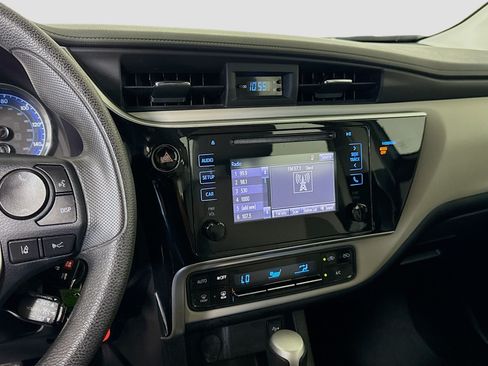 Used 2019 Toyota Corolla LE FWD image 18