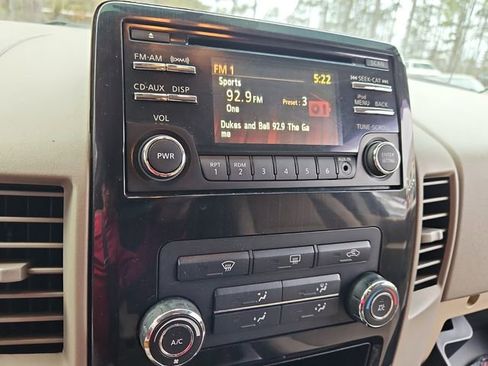 Used 2013 Nissan Titan SV w/ SV Value Truck Pkg image 22